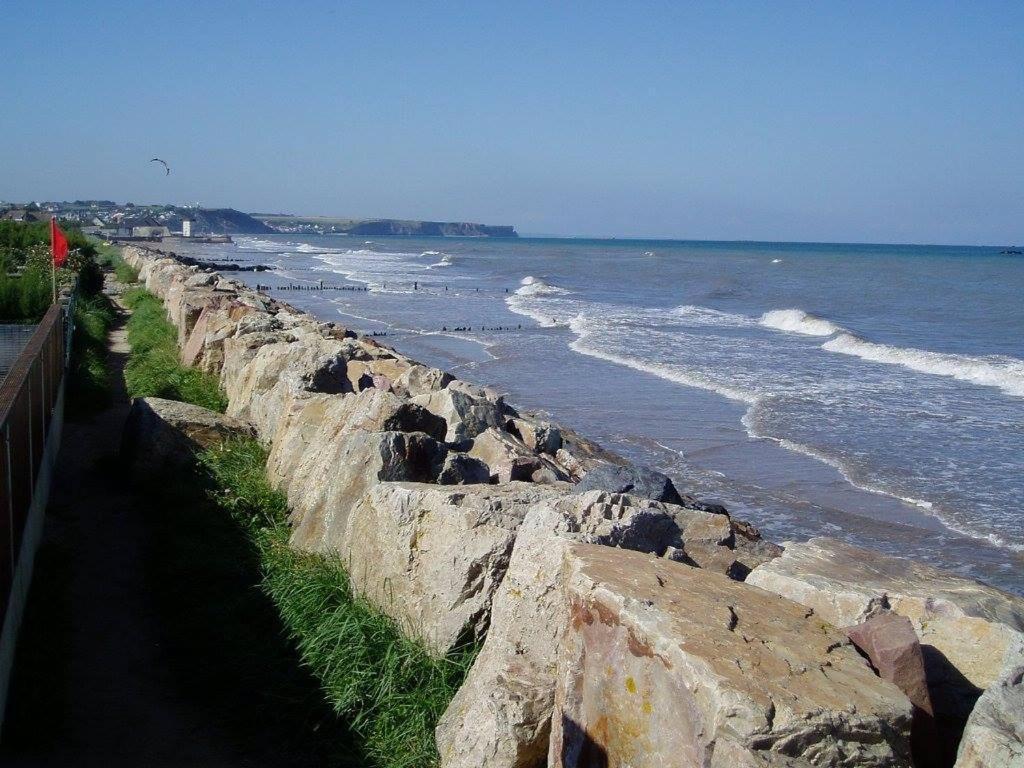 Maison Renovee En Pierres Sejour Spacieux Avec Jardin Et Terrasse Amenagee Pres Omaha Beach & Bayeux A 5Mn De La Mer Tous Commerces Commes Exterior photo